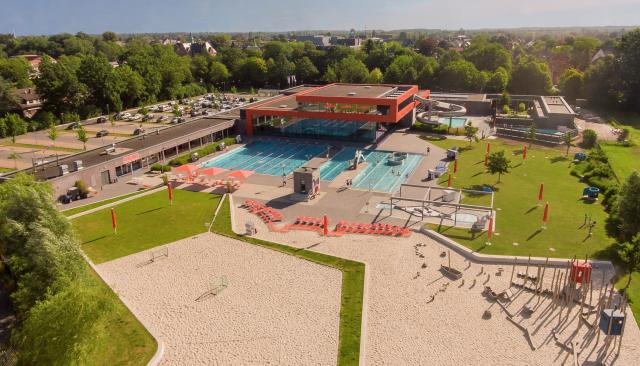 Luftaufnahme Freizeitbecken Freibad
